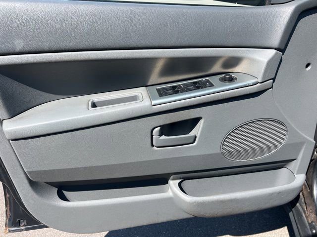 Used 2005 Jeep Grand Cherokee Laredo w/ Cargo Convenience Group image 17