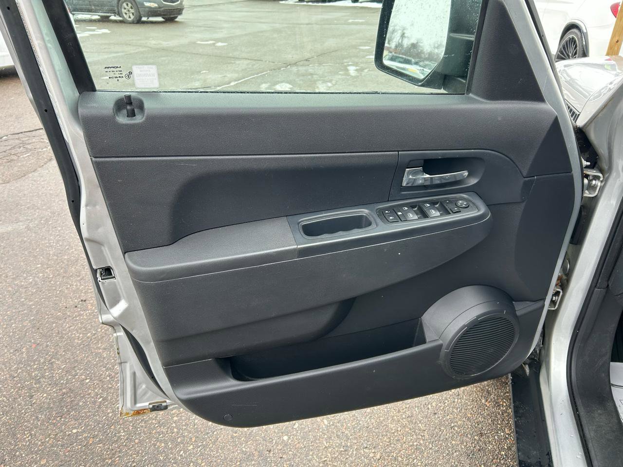 Used 2010 Jeep Liberty Sport image 14