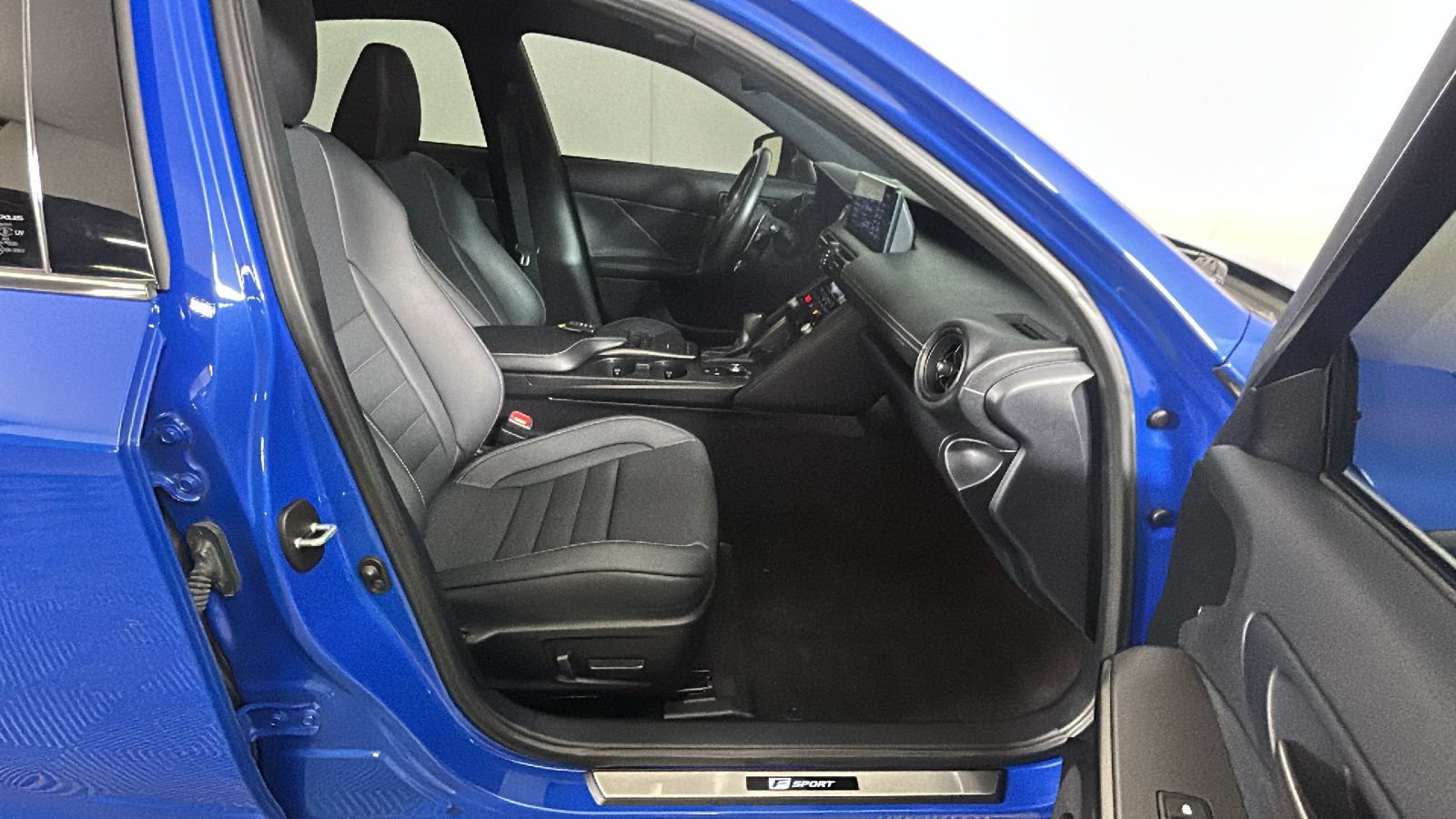 Used 2023 Lexus IS 350 F Sport AWD/4WD image 35