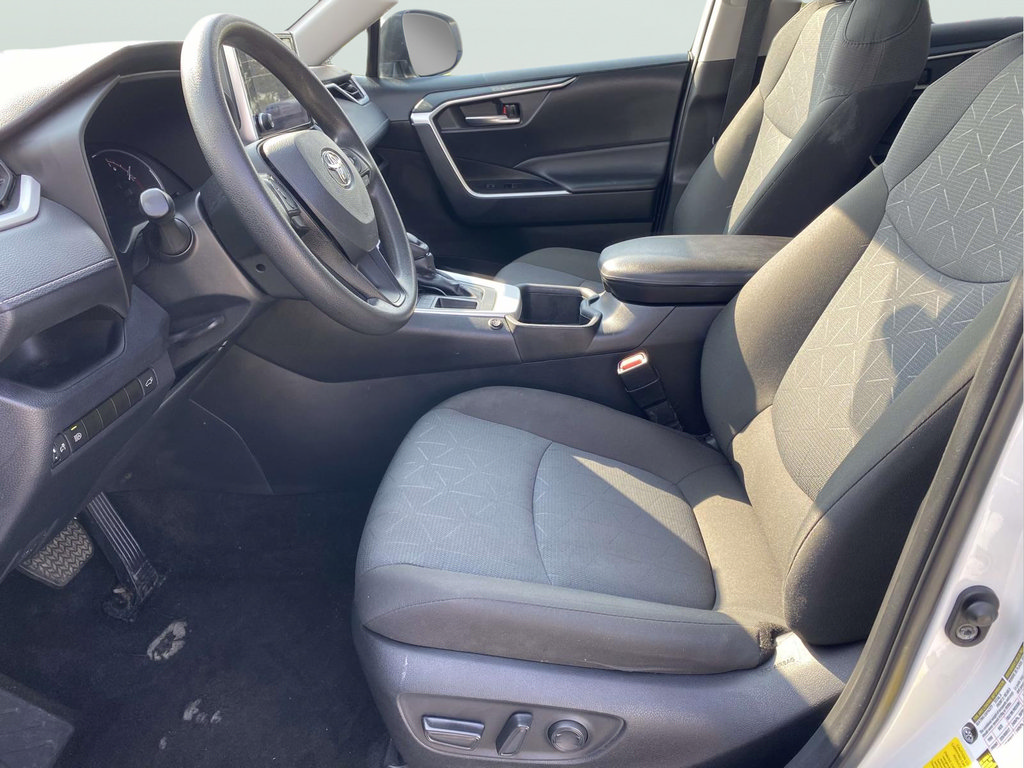 Used 2023 Toyota RAV4 XLE w/ Convenience Package FWD image 15
