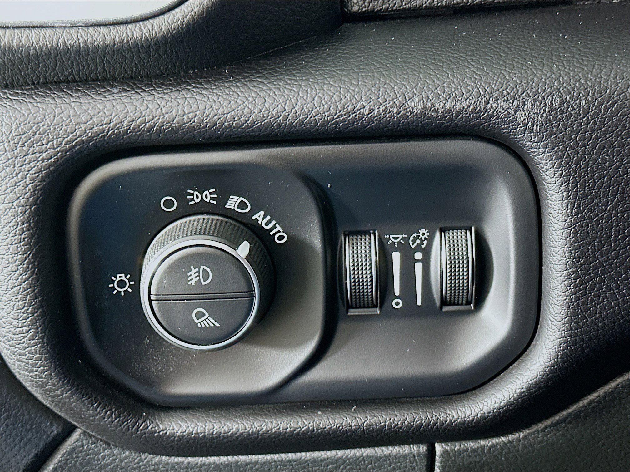 Used 2024 RAM 2500 Laramie AWD/4WD image 17