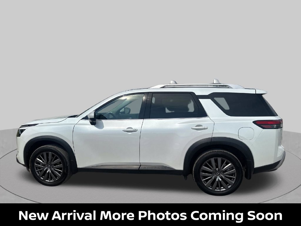 Certified 2025 Nissan Pathfinder SL w/ SL Premium Package AWD/4WD image 3