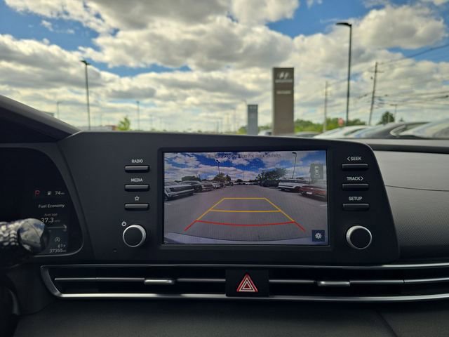 Certified 2021 Hyundai Elantra SE FWD image 17