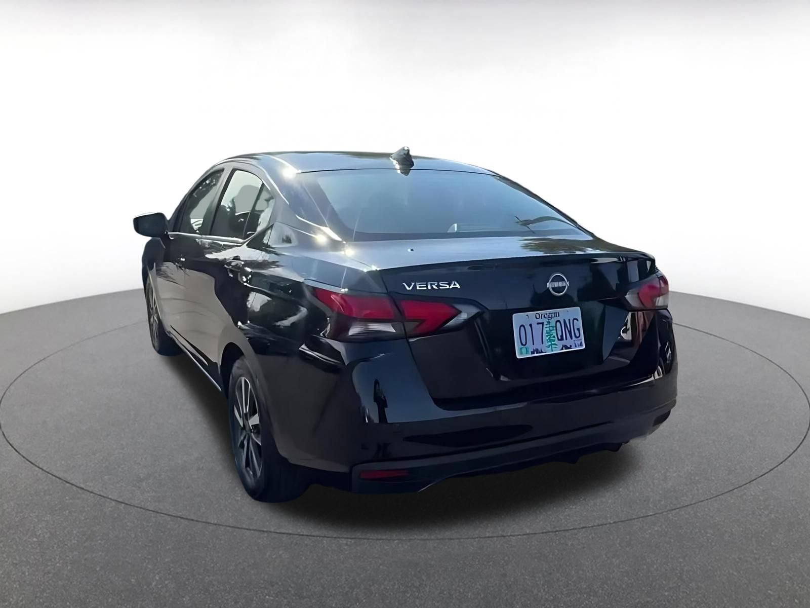 Used 2025 Nissan Versa SV FWD image 11
