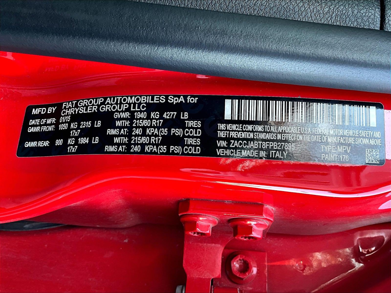 Used 2015 Jeep Renegade Latitude FWD image 18