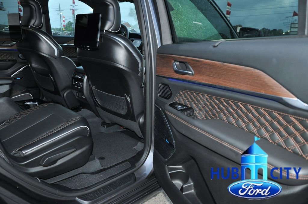 Used 2023 Jeep Grand Cherokee L Summit w/ Advanced Protech Group IV image 15