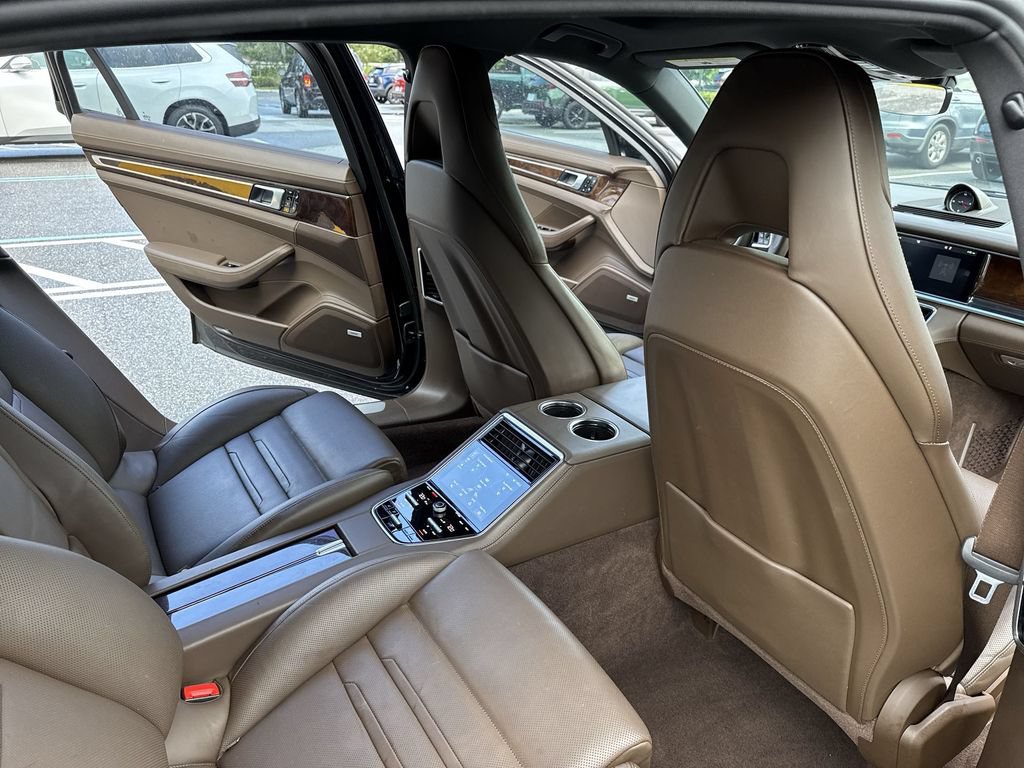 Used 2018 Porsche Panamera 4 Executive AWD/4WD image 33