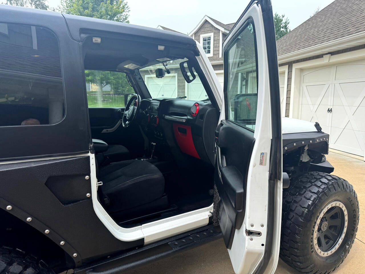 Used 2017 Jeep Wrangler Rubicon w/ Power Convenience Group image 14