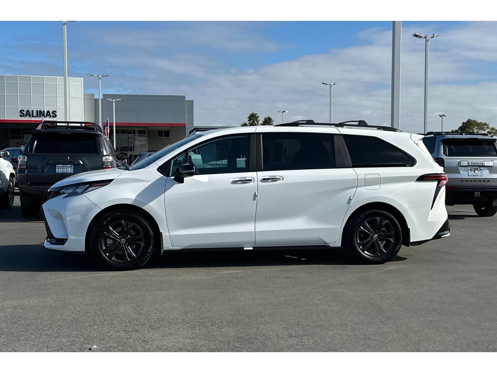 Certified 2025 Toyota Sienna XSE w/ XSE Premium Package AWD/4WD image 7