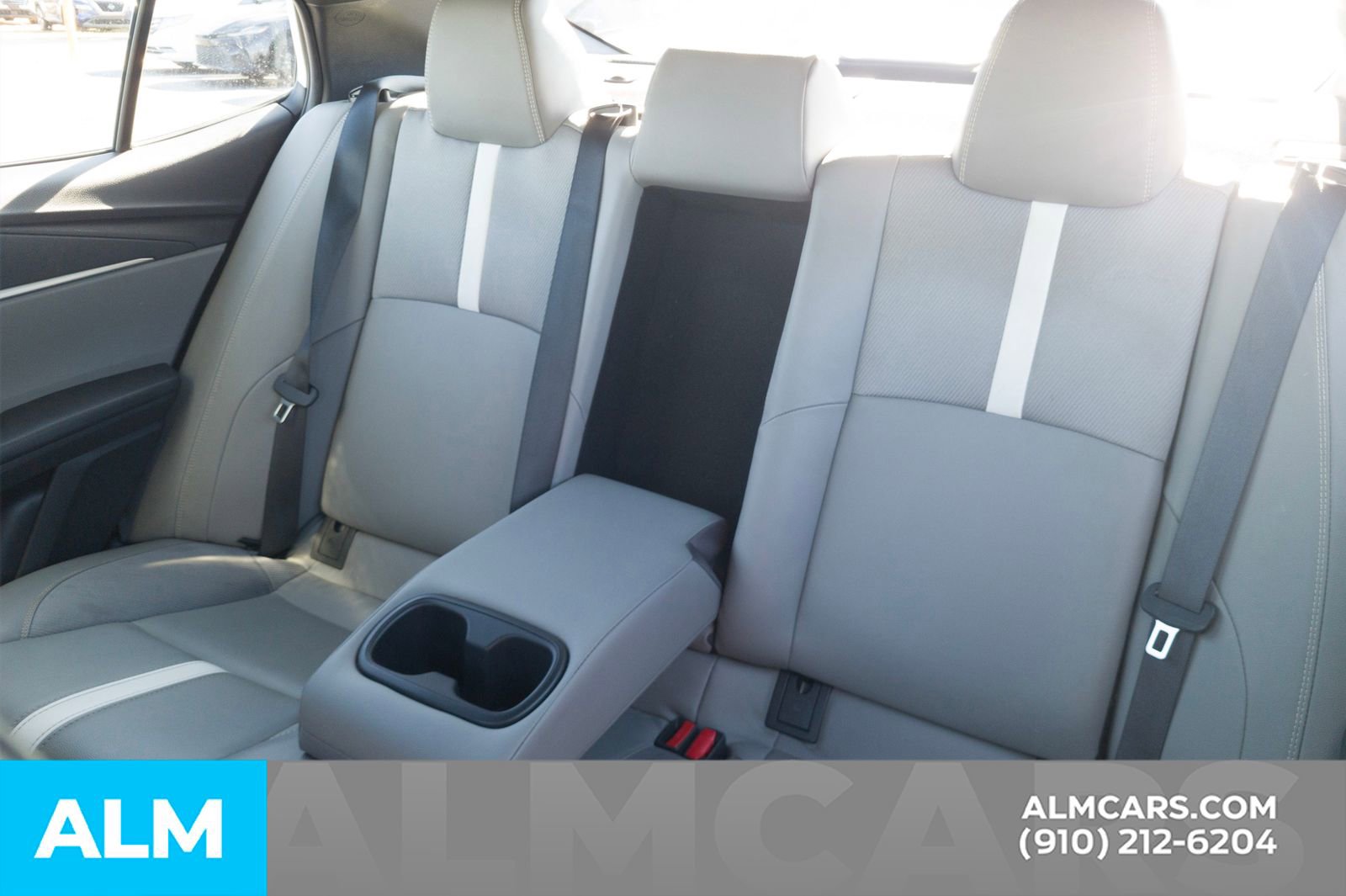 Used 2025 Toyota Camry SE image 17