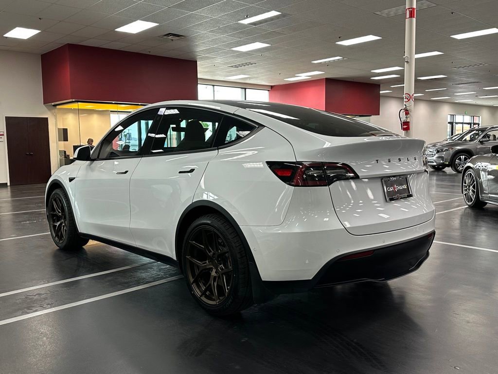 Used 2021 Tesla Model Y Long Range image 5