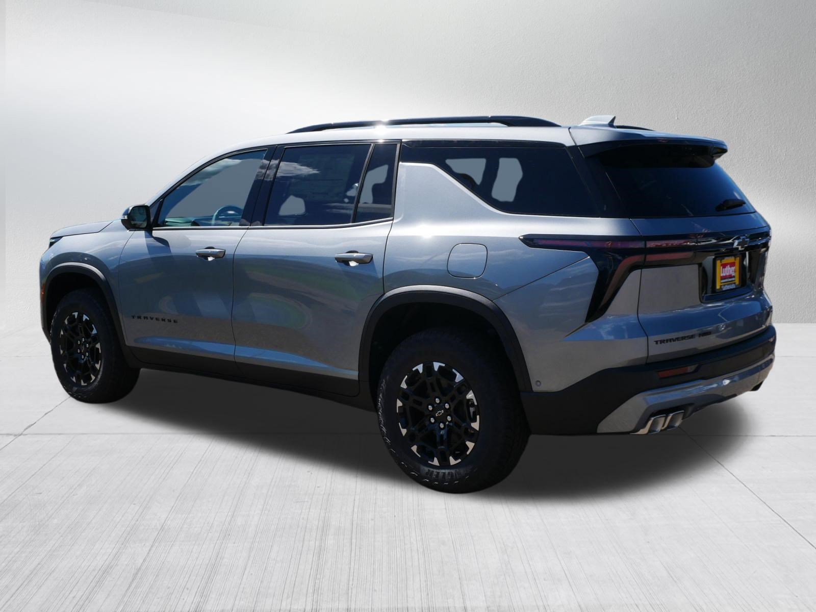 New 2027 Chevrolet Traverse Z71 w/ Enhanced Driving Package AWD/4WD image 2
