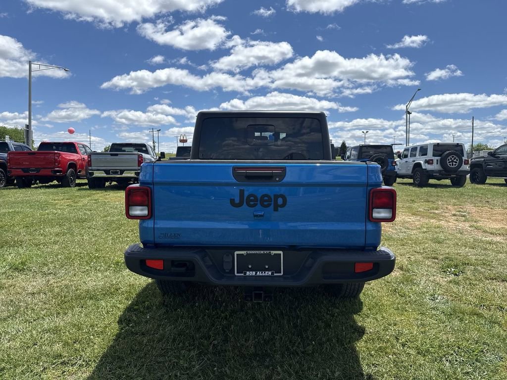 Used 2022 Jeep Gladiator Sport AWD/4WD image 18
