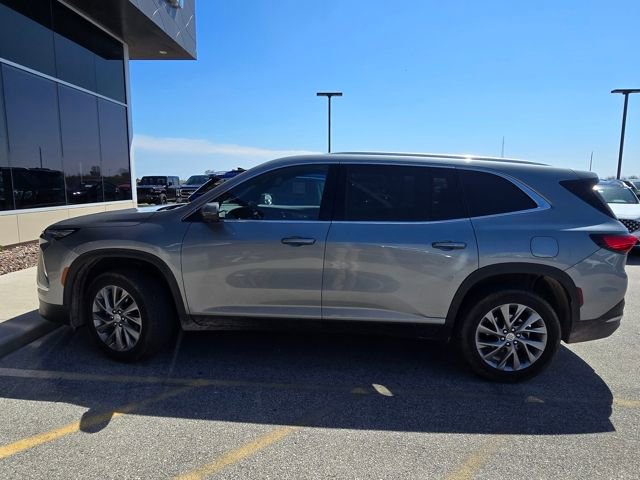 Used 2025 Buick Enclave Preferred w/ Power Package FWD image 4