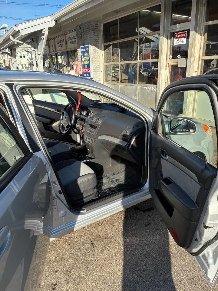 Used 2010 Chevrolet Aveo5 LS image 9