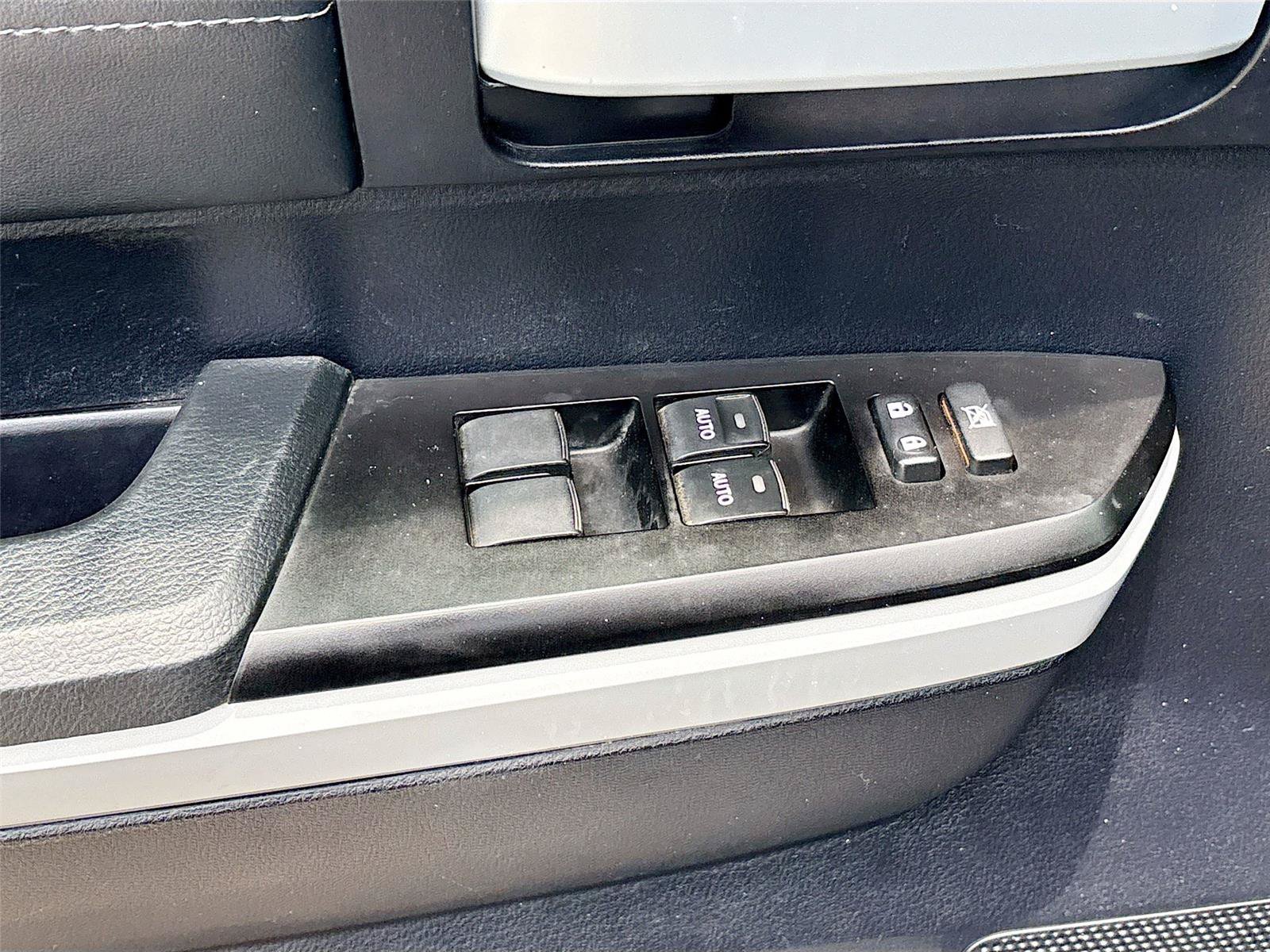 Used 2019 Toyota Tundra Limited w/ Limited Premium Package AWD/4WD image 18