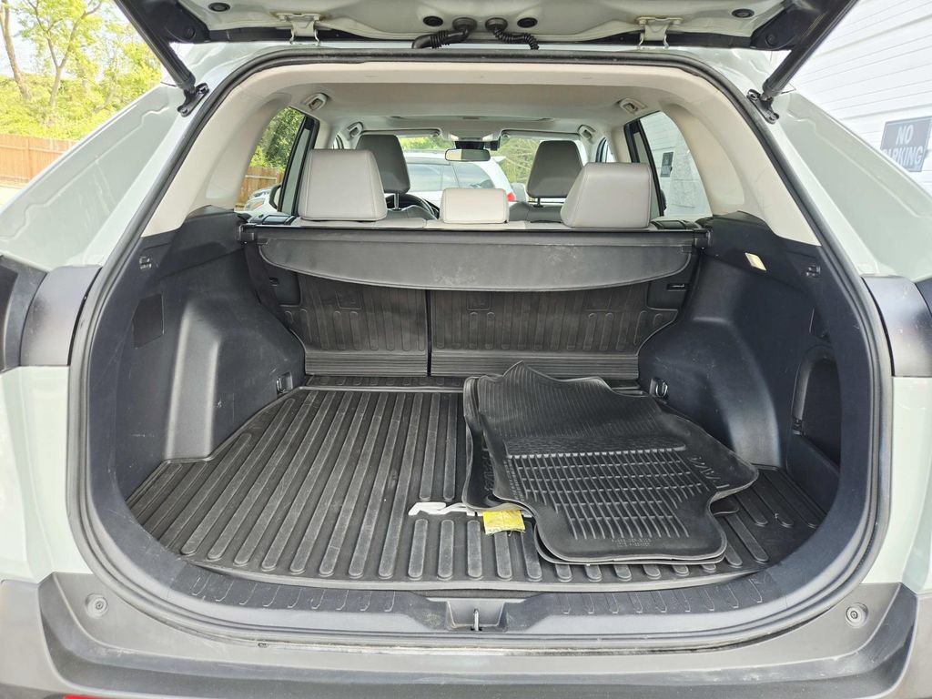 Used 2022 Toyota RAV4 XLE Premium AWD/4WD image 14