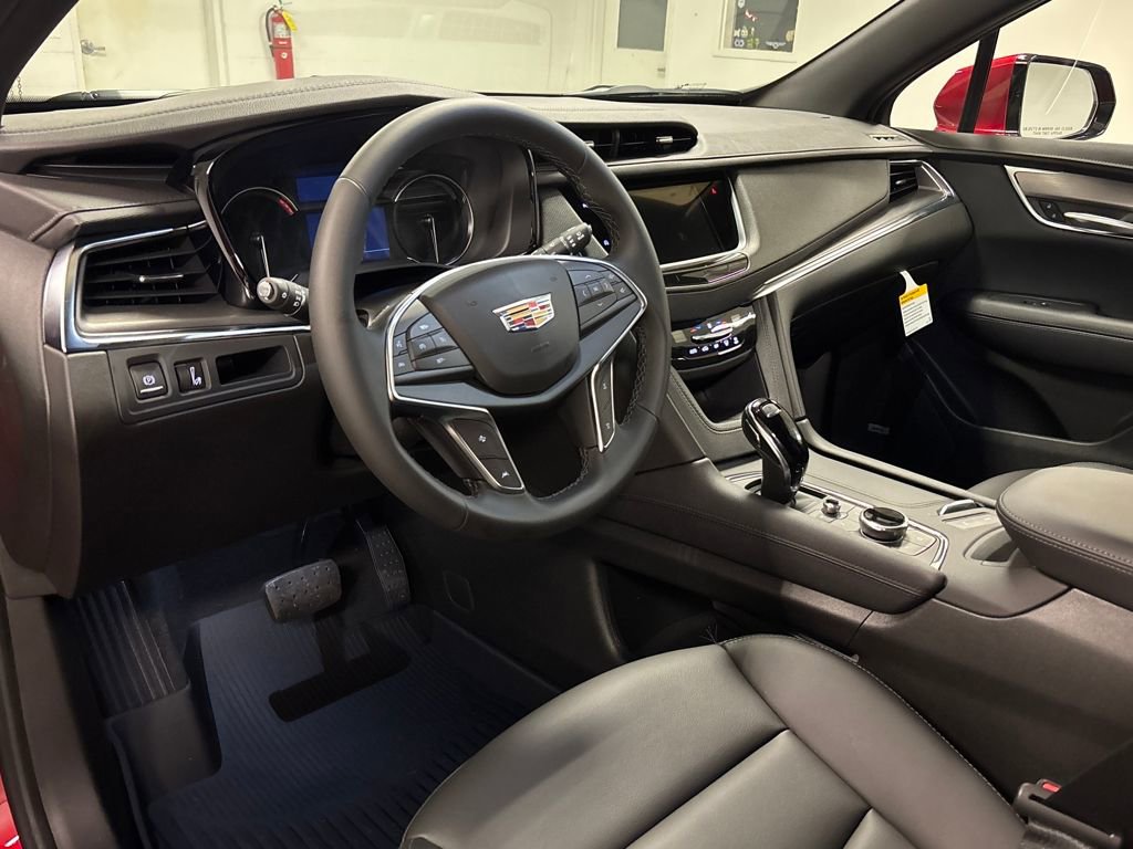 New 2026 Cadillac XT5 Luxury w/ LPO, Floor Liner Package image 24