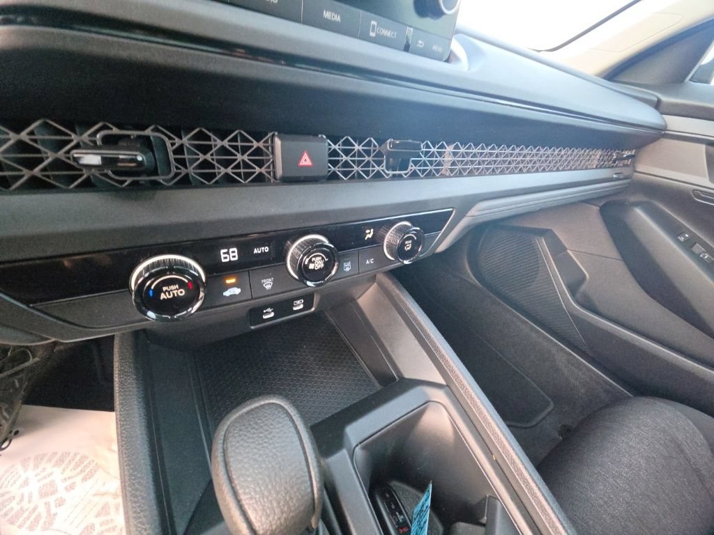 Used 2025 Honda Accord LX image 19