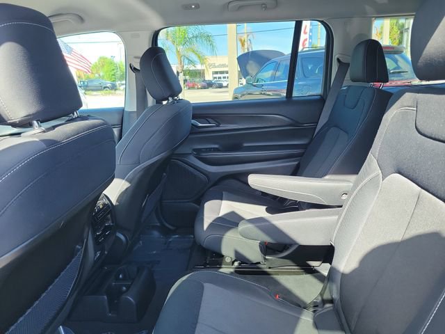 Used 2023 Jeep Grand Cherokee L Laredo RWD image 14