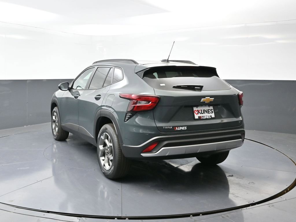 New 2025 Chevrolet Trax LT w/ Driver Confidence Package image 10