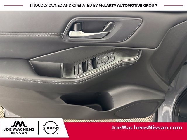 New 2026 Nissan Rogue Dark Armor AWD/4WD image 18