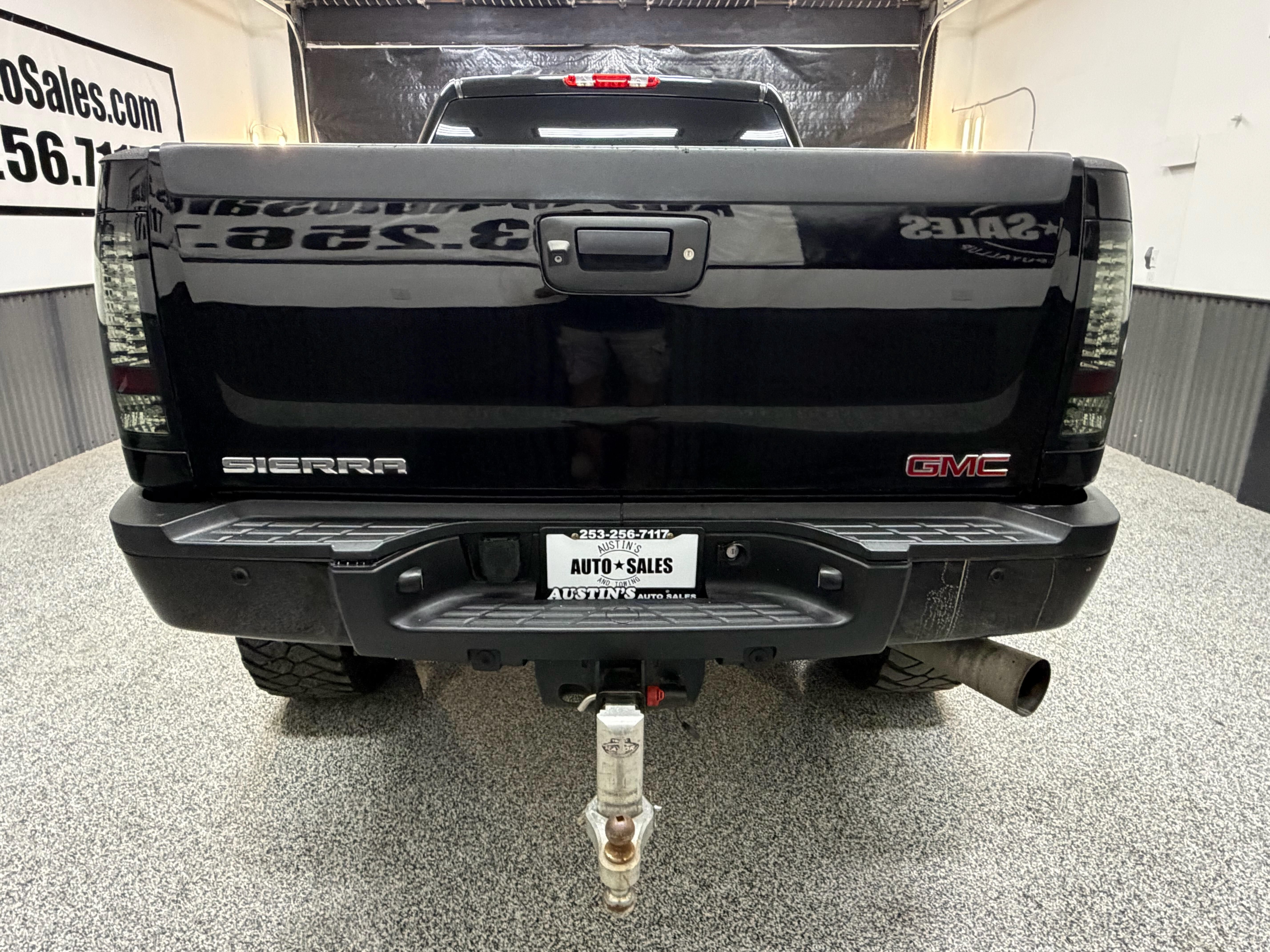 Used 2013 GMC Sierra 3500 Denali AWD/4WD image 4