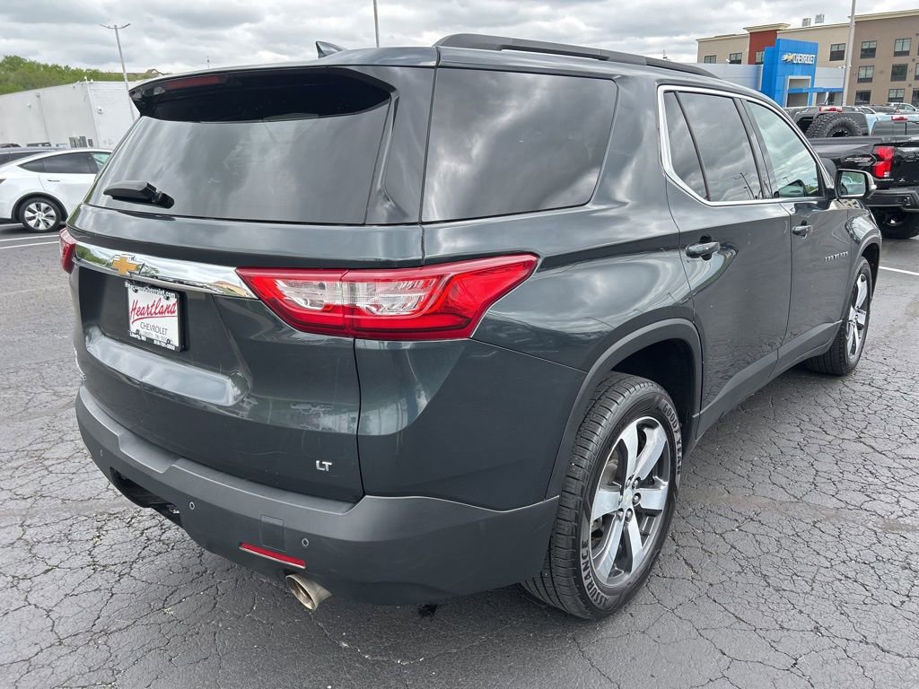 Used 2021 Chevrolet Traverse LT w/ LT Premium Package FWD image 5