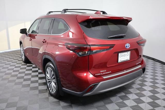 Used 2024 Toyota Highlander Platinum image 6