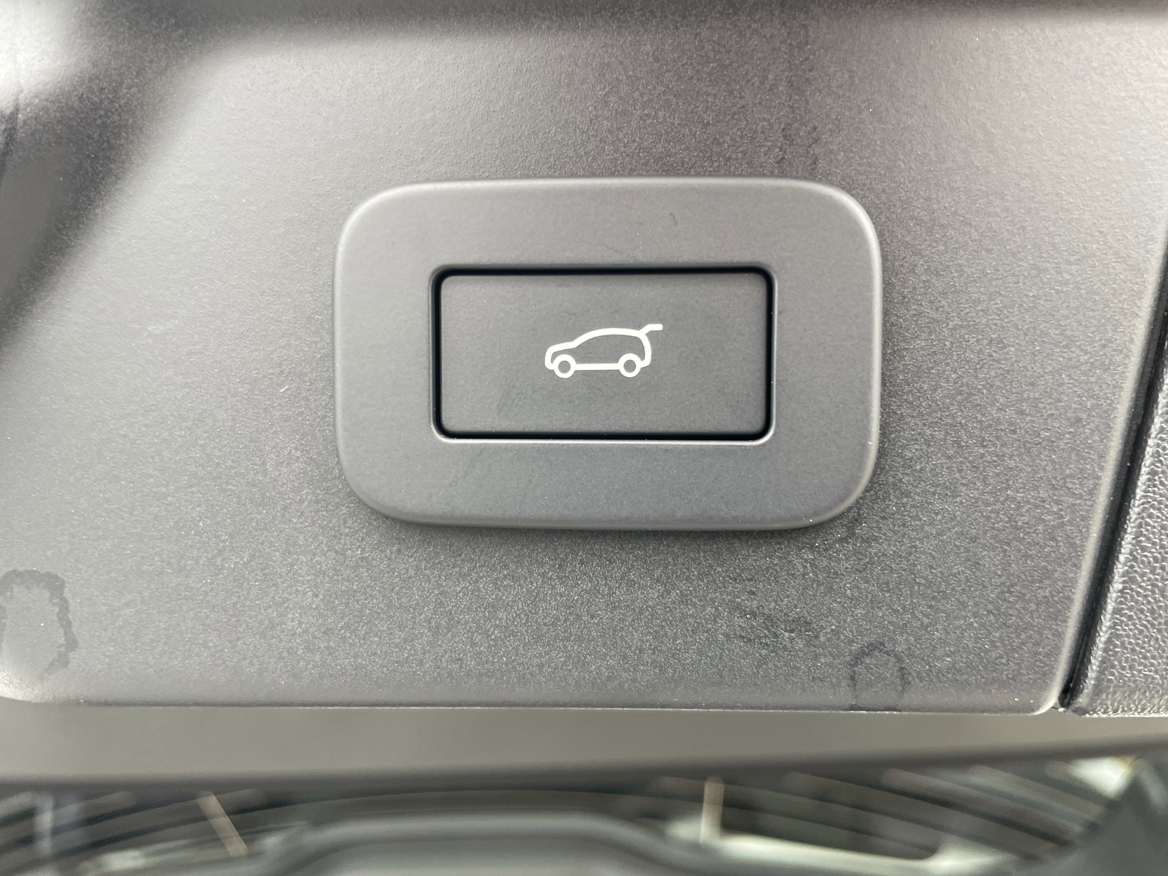 New 2026 Land Rover Range Rover Velar Dynamic SE image 37