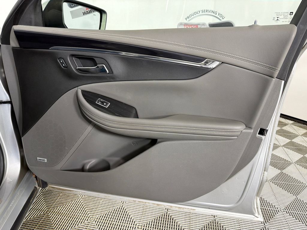 Used 2018 Chevrolet Impala Premier FWD image 15