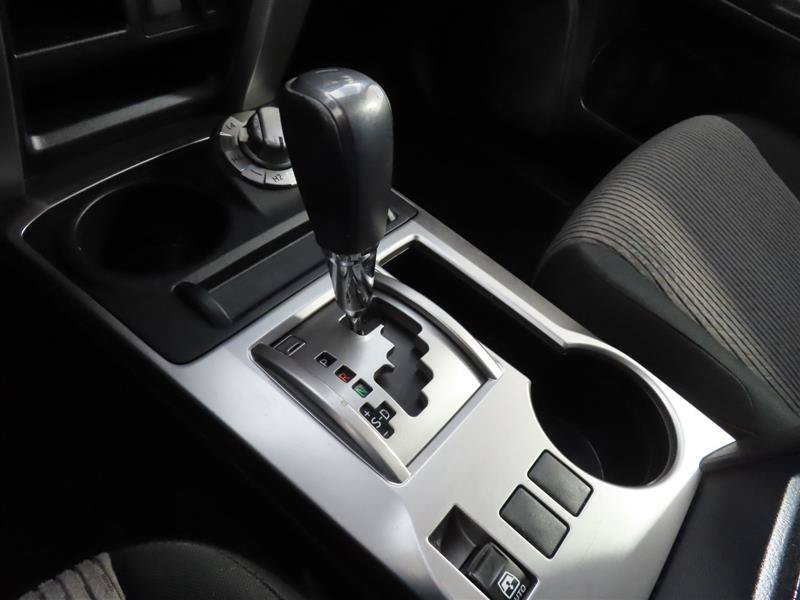 Used 2020 Toyota 4Runner SR5 AWD/4WD image 28