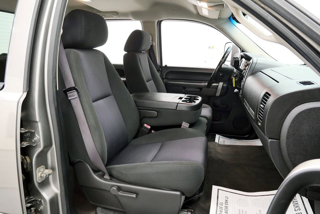 Used 2013 Chevrolet Silverado 2500 LT w/ Interior Plus Package image 17