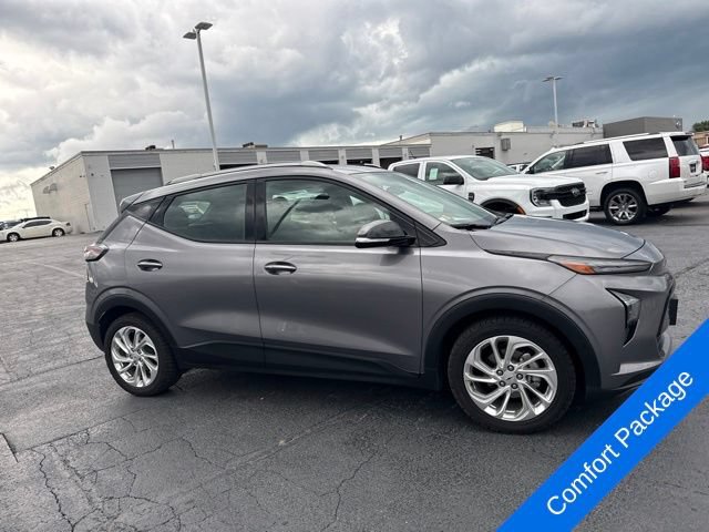 Used 2023 Chevrolet Bolt EUV LT w/ Comfort Package FWD image 4
