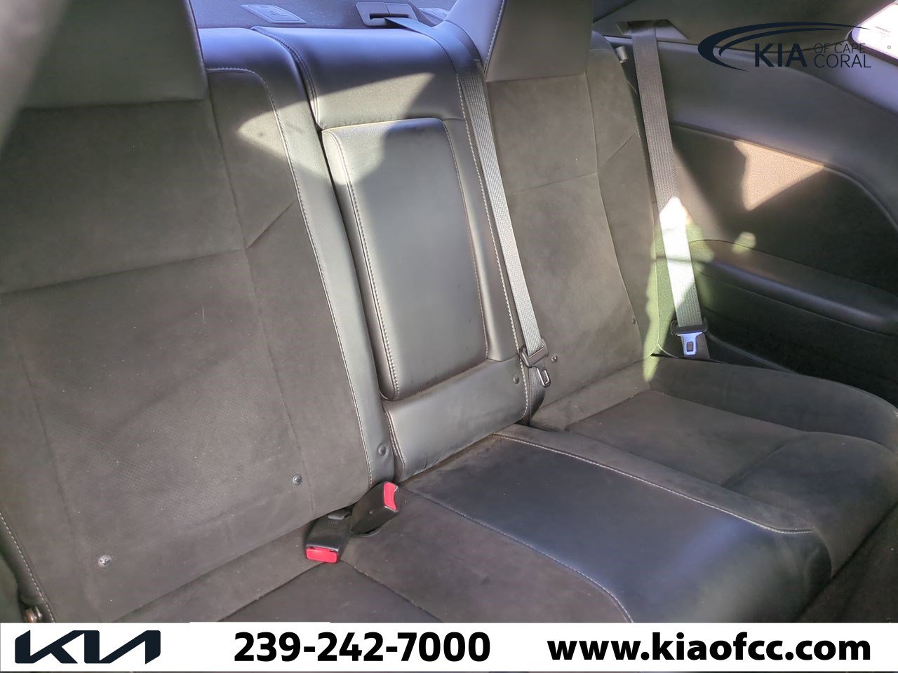 Used 2015 Dodge Challenger R/T Scat Pack w/ Scat Pack Appearance Package image 12