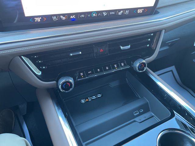 New 2026 Chevrolet Suburban High Country w/ Sun And Tow Package AWD/4WD image 15