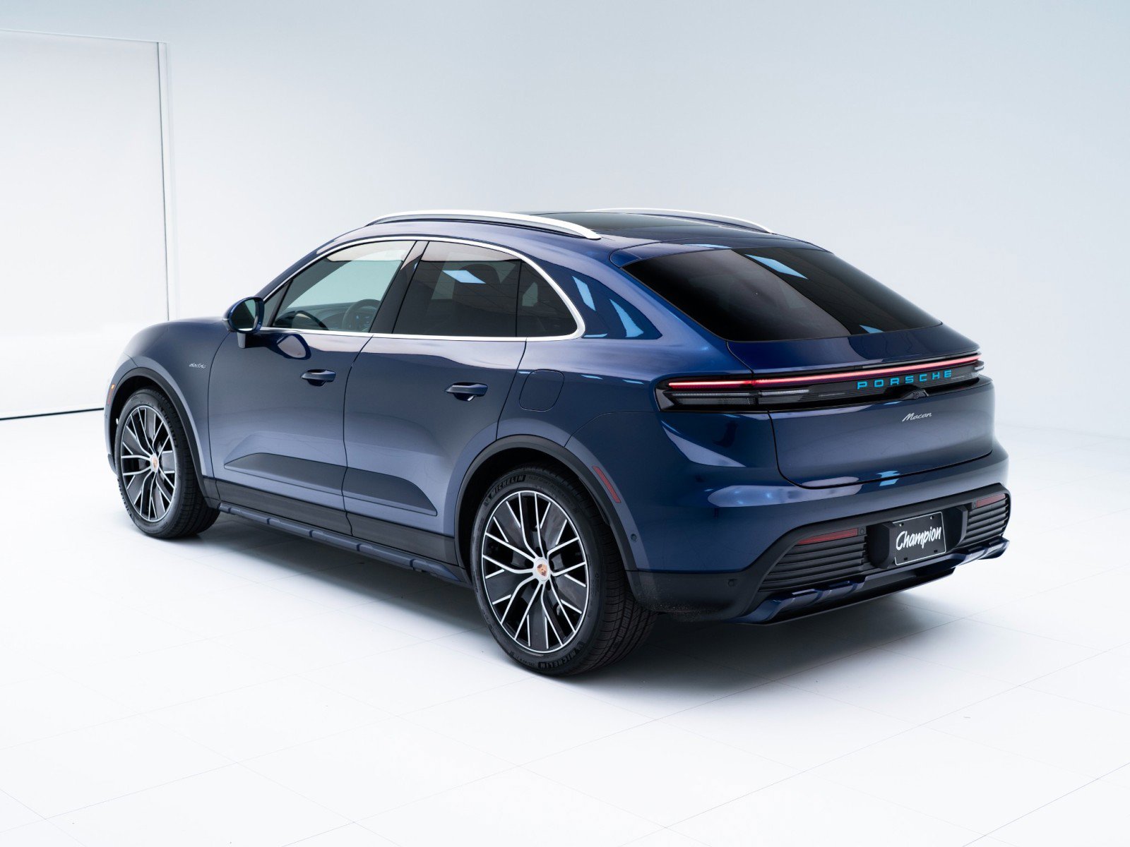 New 2026 Porsche Macan Electric RWD image 3