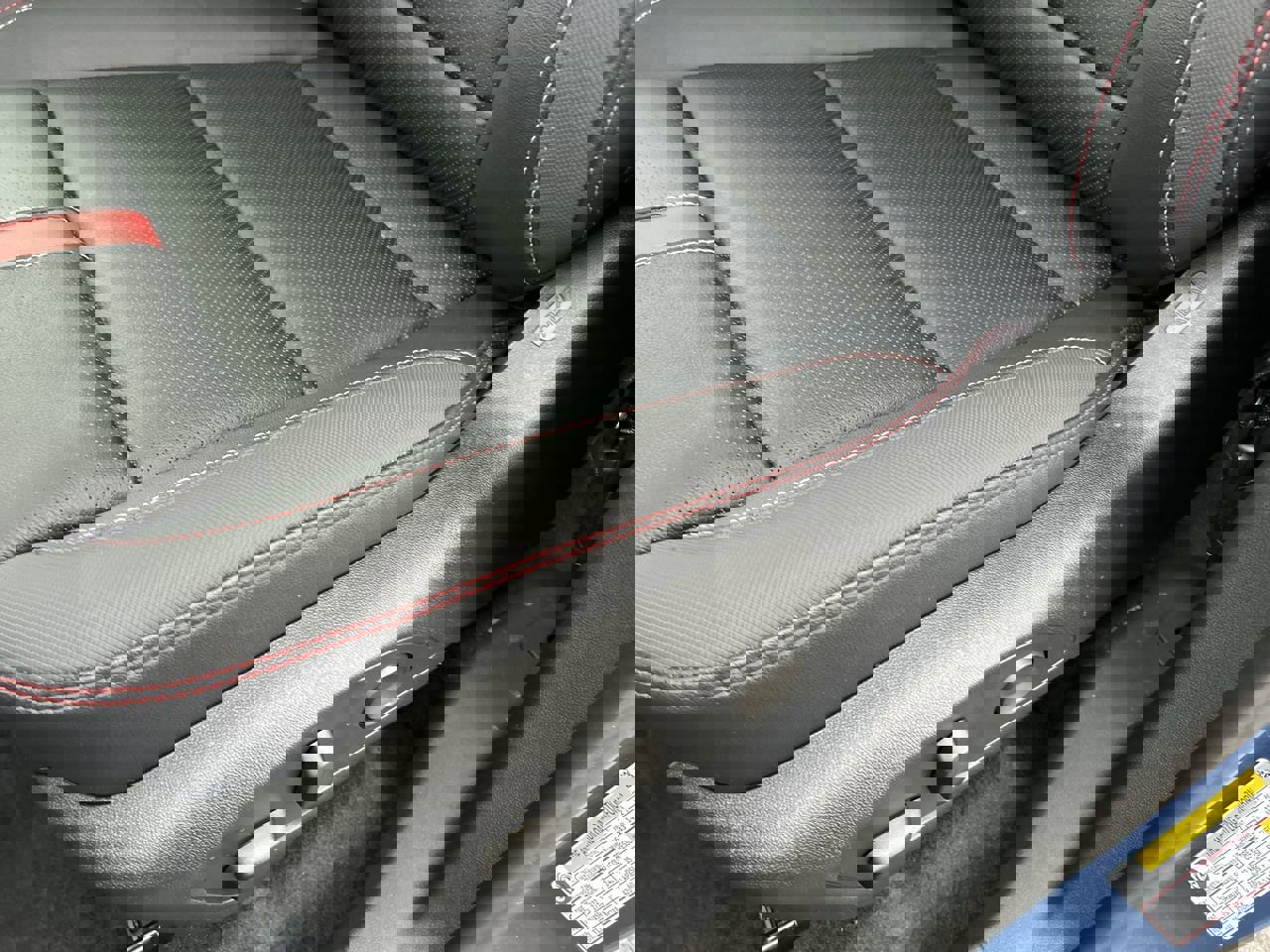 New 2026 Chevrolet Traverse RS w/ LPO, Floor Liner Package image 24