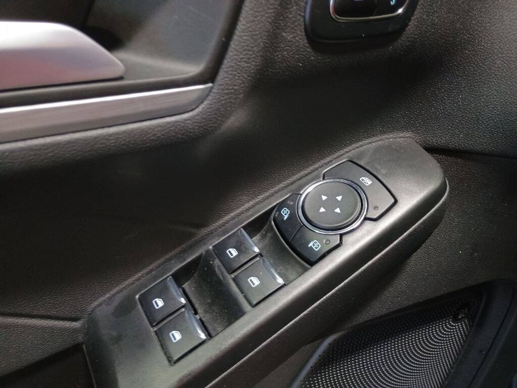 Used 2025 Ford Escape Platinum w/ Premium Technology Package image 7