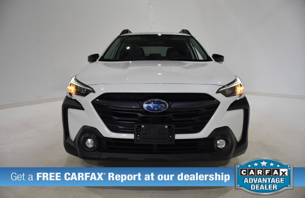 Used 2025 Subaru Outback Premium AWD/4WD image 2