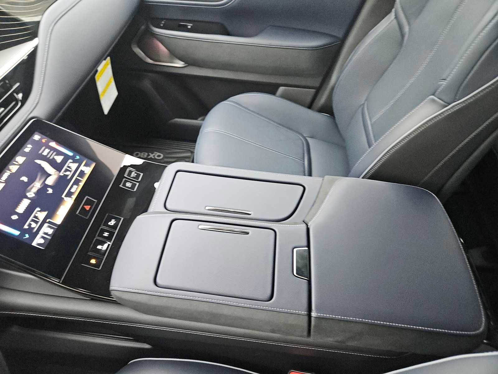 New 2026 INFINITI QX80 4WD w/ Sport Exterior Package image 18