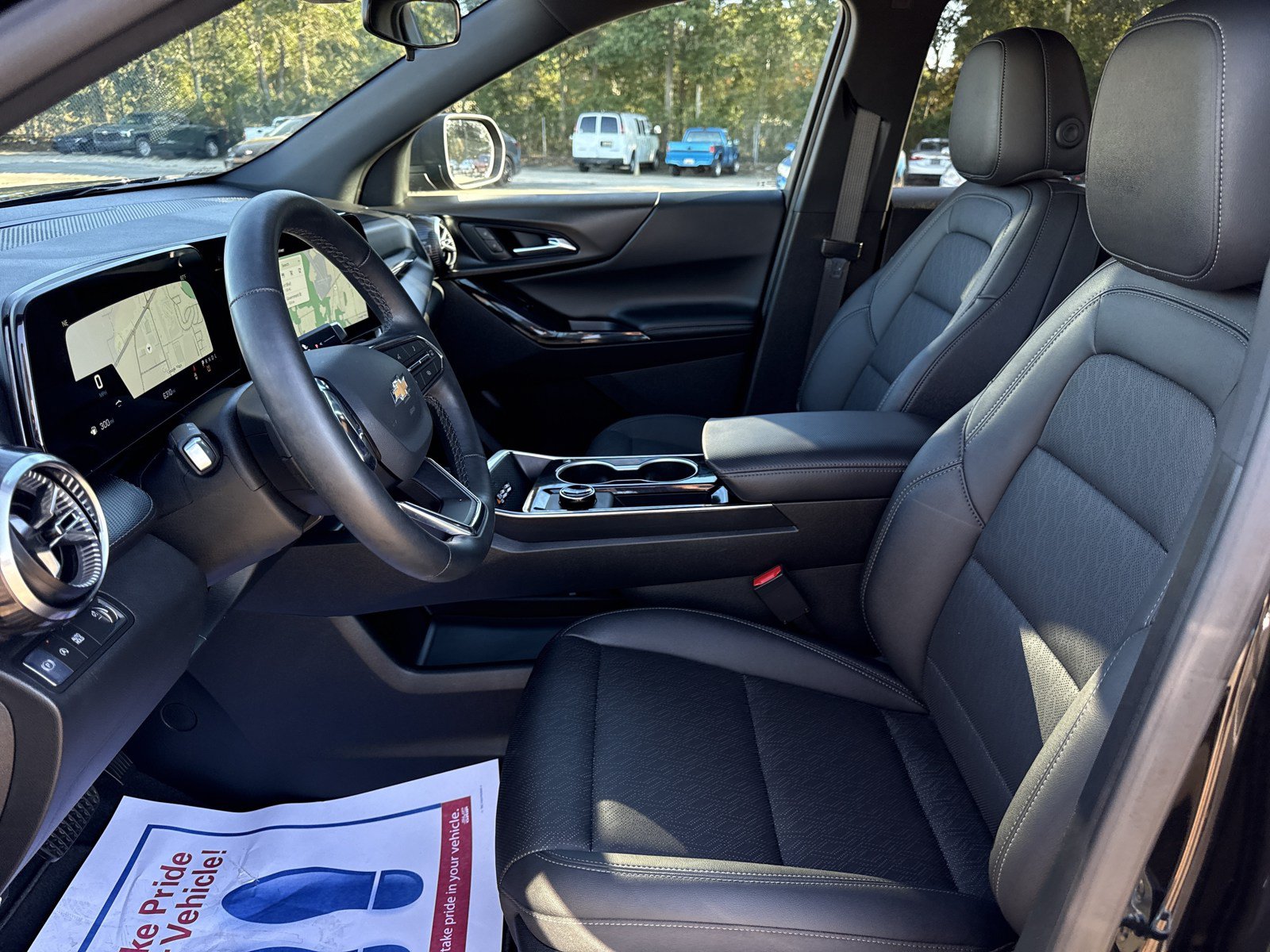 Used 2026 Chevrolet Equinox LT w/ Convenience Package II FWD image 11