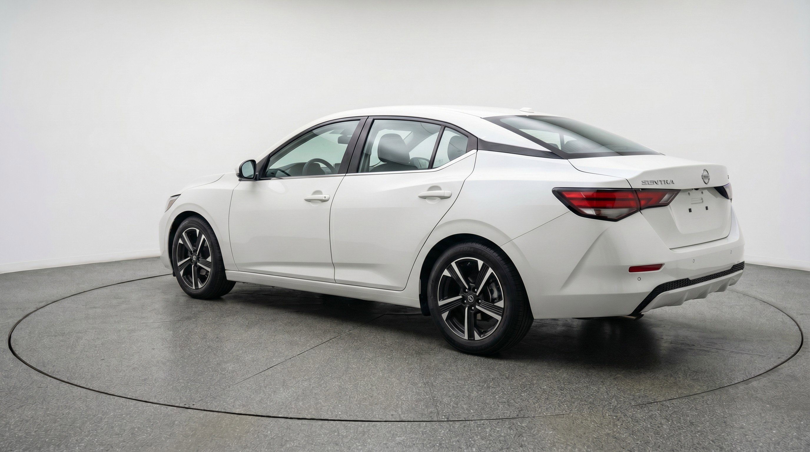 Used 2025 Nissan Sentra SV image 6