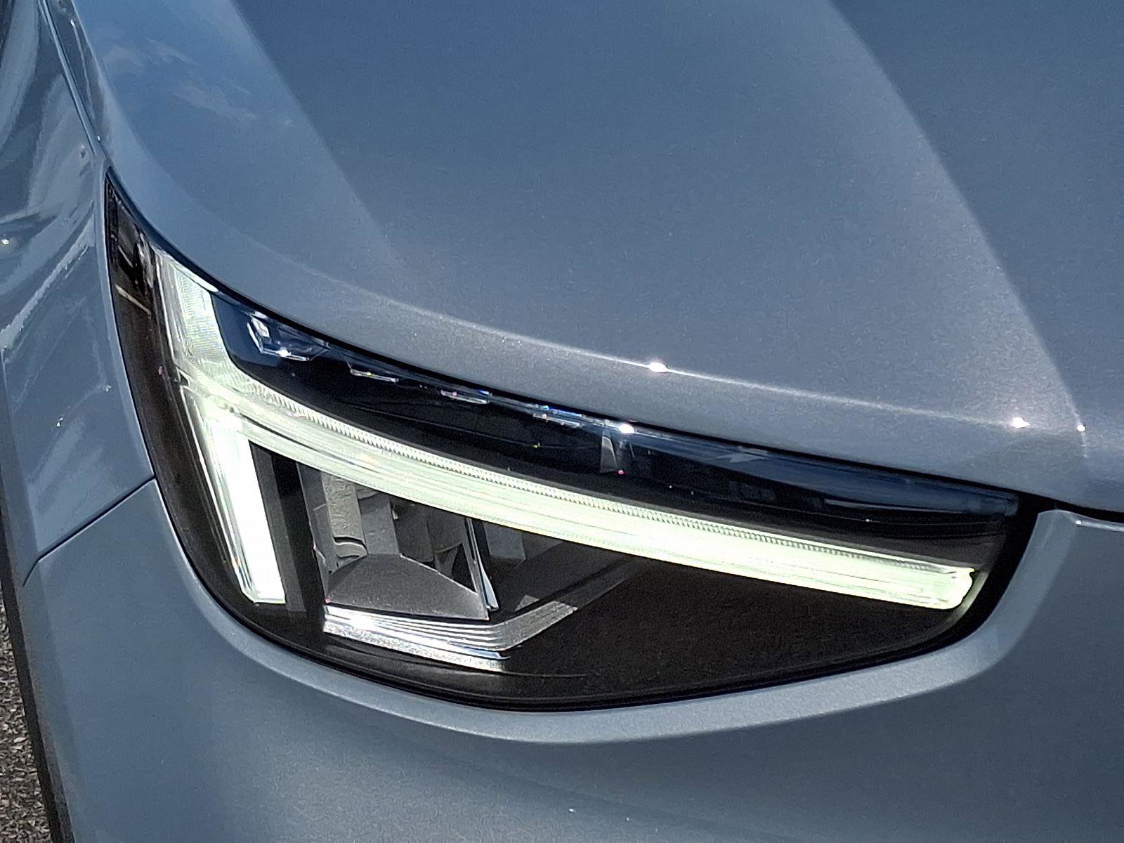 Certified 2023 Volvo XC40 B5 Core w/ Convenience Package image 9