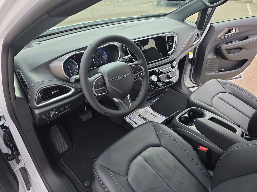 New 2026 Chrysler Pacifica Select image 18