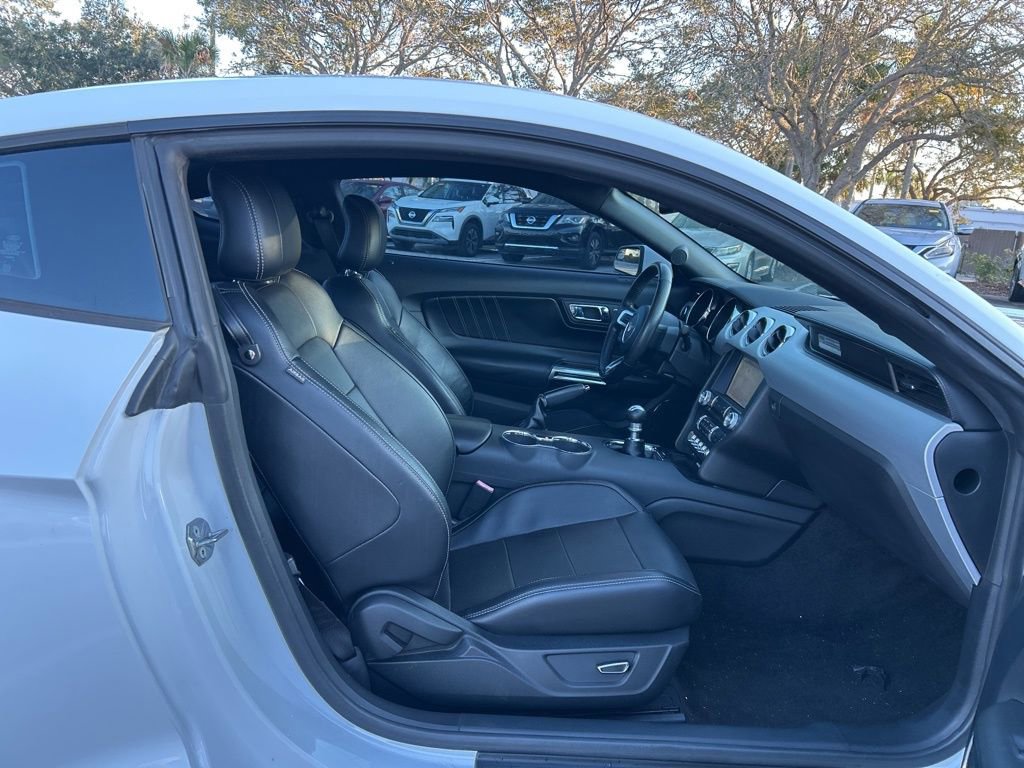 Used 2016 Ford Mustang GT Premium image 38