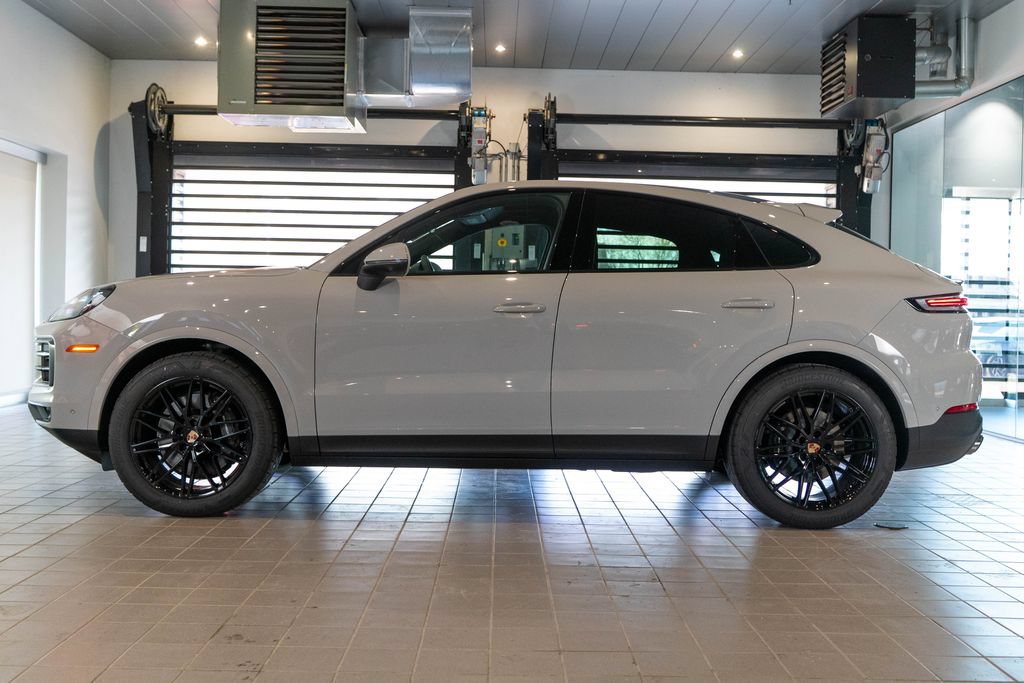 New 2025 Porsche Cayenne Coupe AWD/4WD image 2