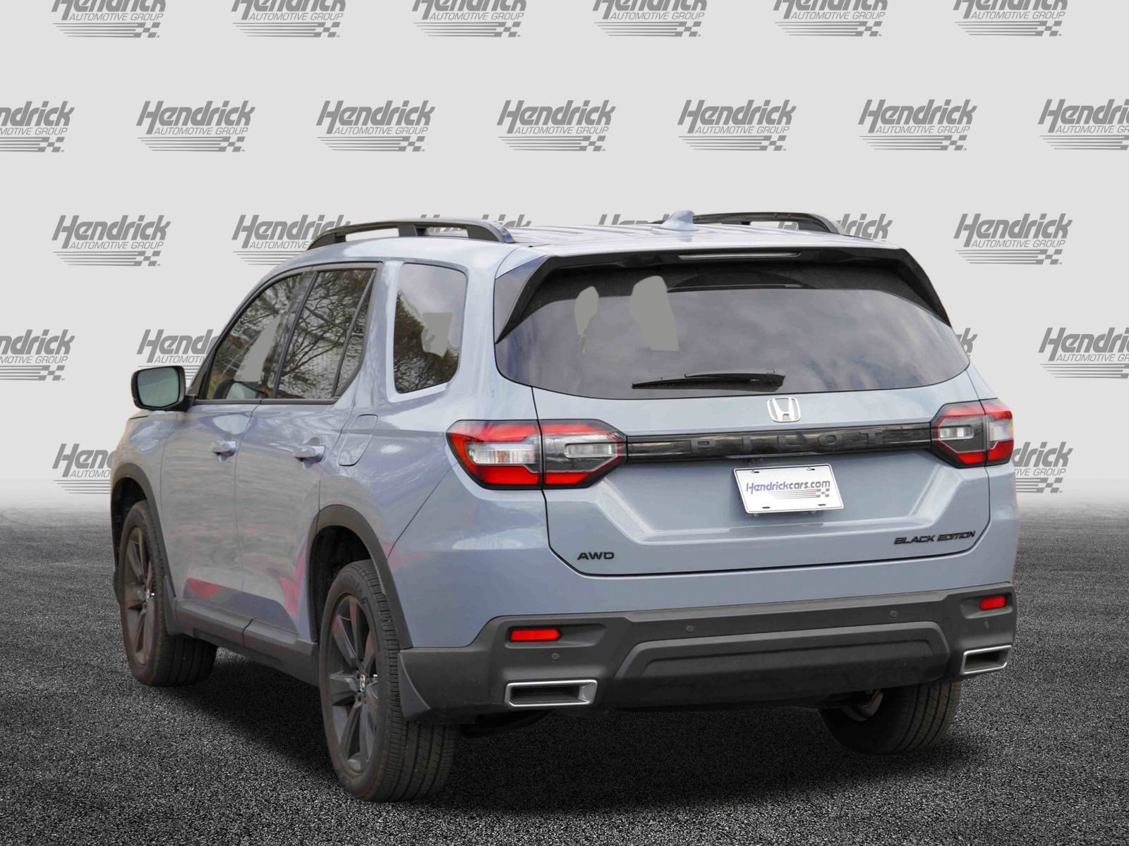 Used 2025 Honda Pilot Black Edition image 6