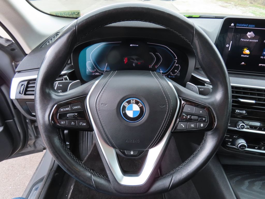 Used 2022 BMW 530e xDrive w/ Premium Package AWD/4WD image 18