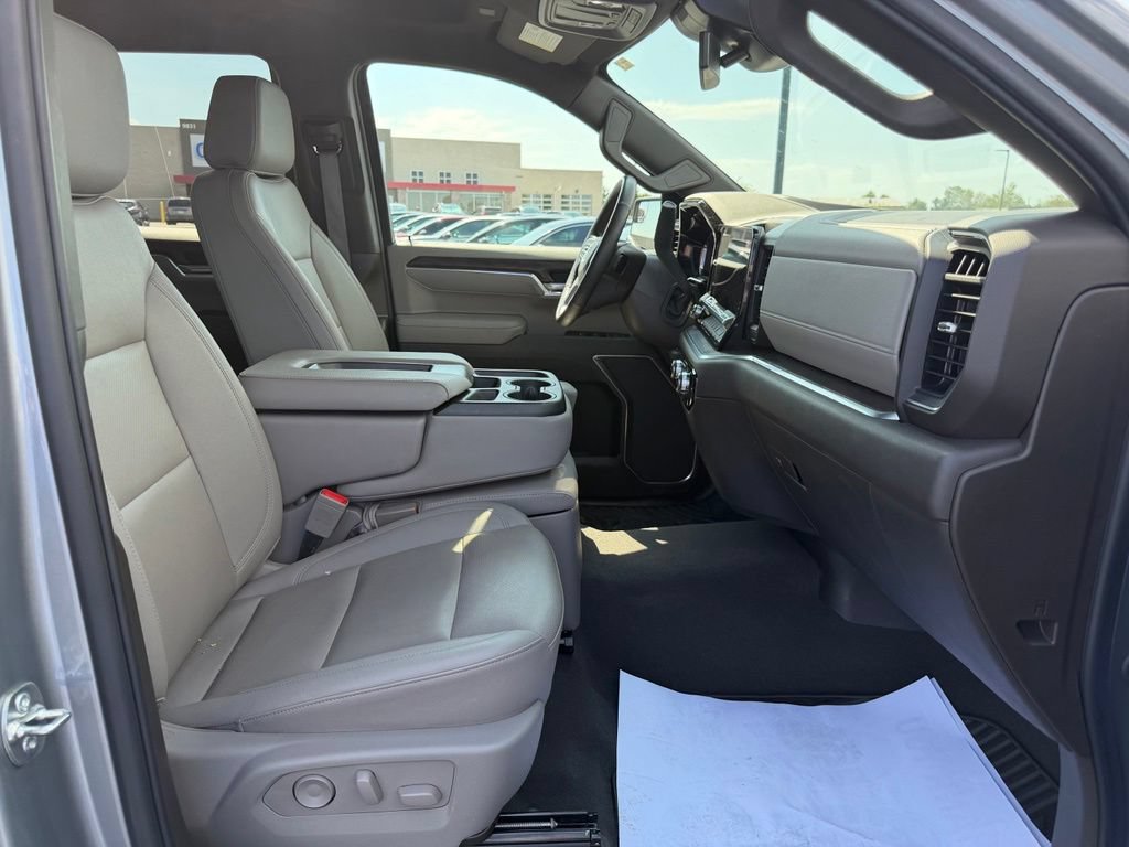 Used 2025 GMC Sierra 1500 SLT AWD/4WD image 9